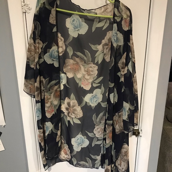 Tops - Navy blue with floral accents kimono Tops - Navy blue with floral accents kimono